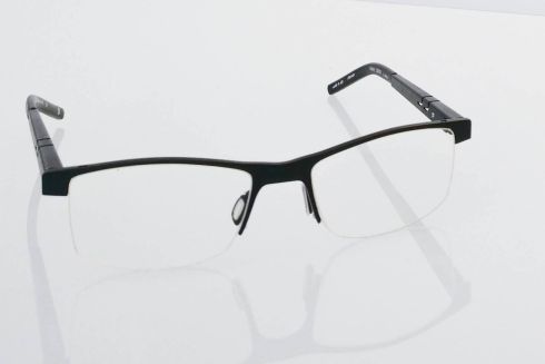 Украинец создал умные очки, которые считают калории. Стартап получил золото на конкурсе в Женеве