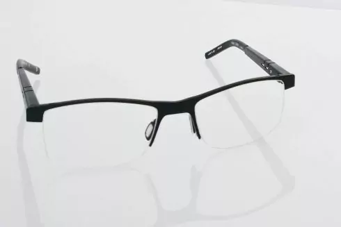 Украинец создал умные очки, которые считают калории. Стартап получил золото на конкурсе в Женеве