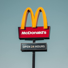 Дипломати ведуть перемовини із McDonald's про відновлення роботи мережі в Україні