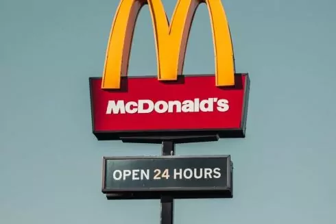 Дипломаты ведут переговоры с McDonald's о возобновлении работы сети в Украине