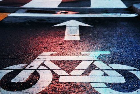 На вулиці Гончара завершили облаштування велосмуги: куди можна доїхати