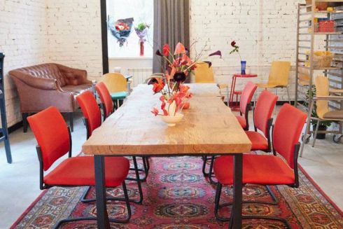 На Золотых воротах открыли кафе и галерею «Ангар»