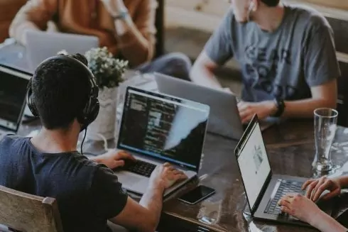 Для украинцев запустили бесплатный онлайн-курс для знакомства с IT-профессиями