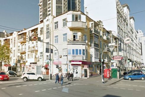 Вулицю Антоновича очистили від реклами: як тепер виглядають фасади будинків