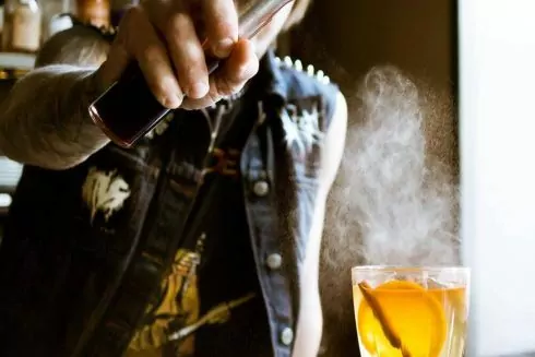 У київських закладах відтепер довше продаватимуть алкоголь