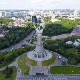 Недвижимость вокруг Монумента Родины-Матери в Киеве пытаются приватизировать: детали истории