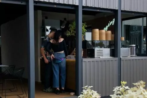 Біля Арт-заводу Платформа відкрилася гастролокація &laquo;Вхід 6&raquo;: пропонують страви 8 кухонь світу