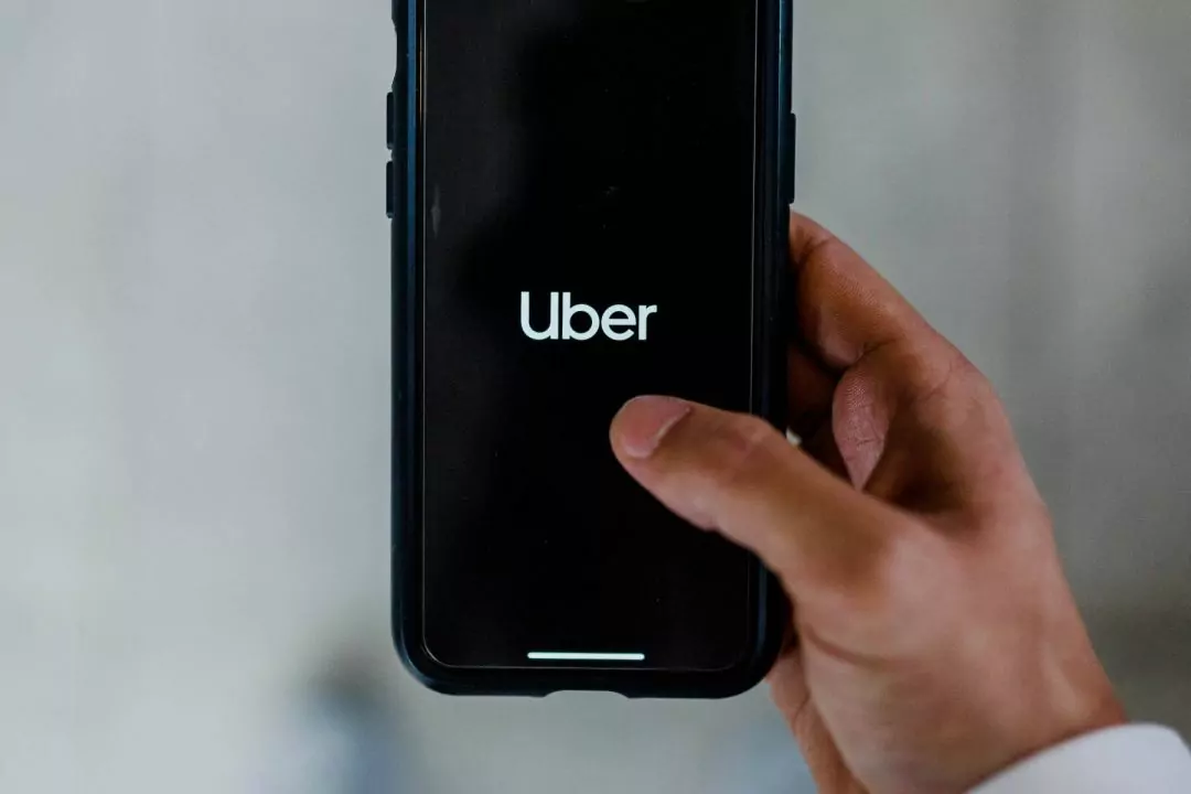 Uber вводит масочный режим для водителей и пассажиров