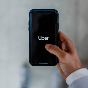 Uber вводить масочний режим для водіїв і пасажирів