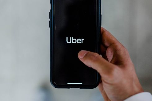 Uber вводить масочний режим для водіїв і пасажирів