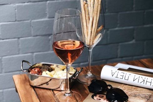 Вино по 39 гривен: возле парка Шевченко открыли заведение August