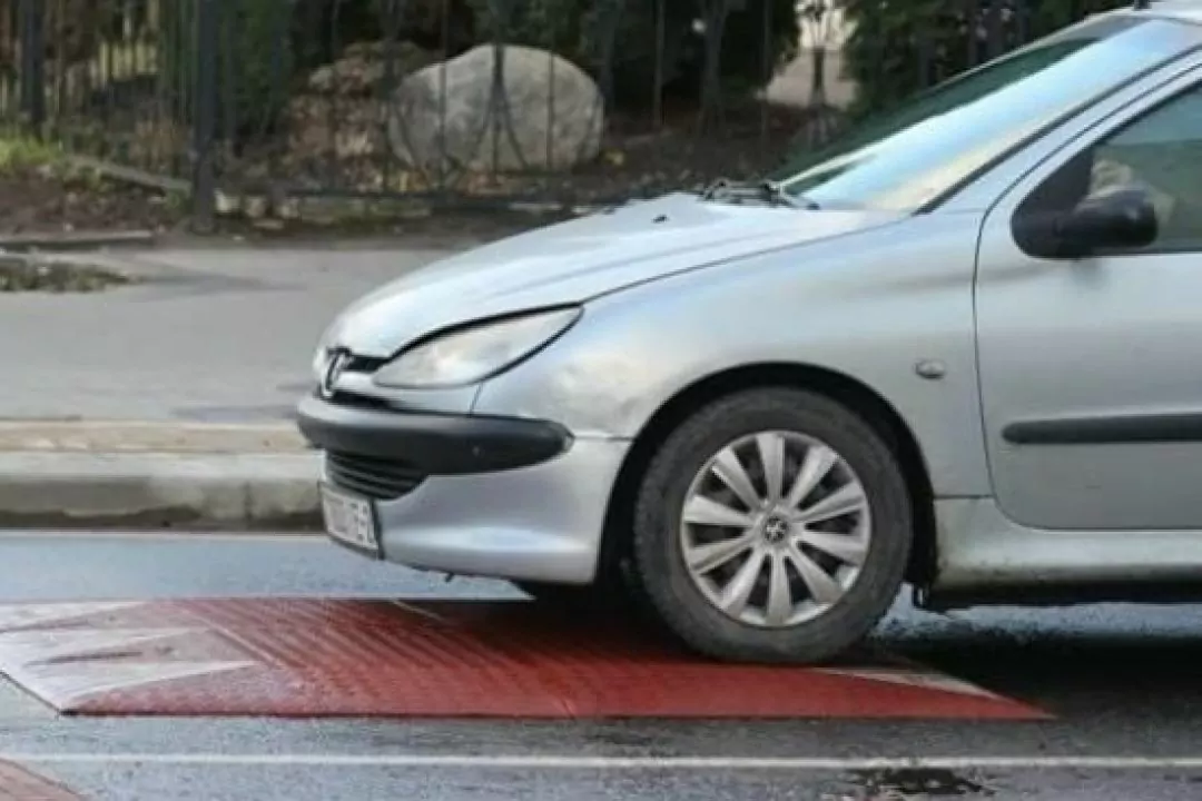 У Дніпрі встановлять перші &laquo;берлінські подушки&raquo;, що змушують автівки знижувати швидкість
