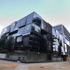 В UNIT.City построят пять бизнес-кампусов. С зеленой крышей и в форме кристалла