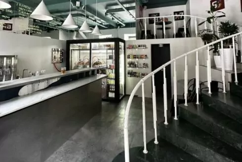 Возле &laquo;Театральной&raquo; открыли новое заведение сети Konteyner Bar