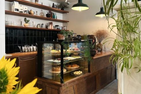 Завтраки, боулы и десерты: возле Ипподрома перезапустили кафе Bloom