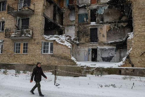 Фото: Как в полуразрушенном доме с граффити Бэнкси в Горенке живут люди