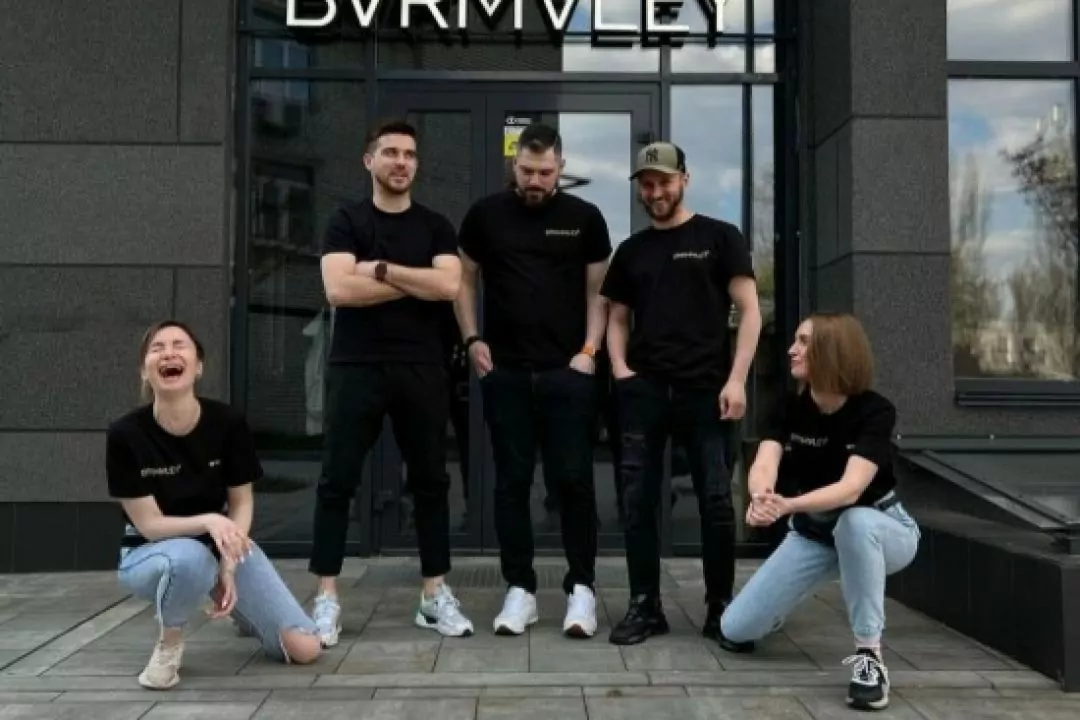 Біля &laquo;Лівобережної&raquo; відкрили коктейль-бар Barmaley із настолками та дискотеками