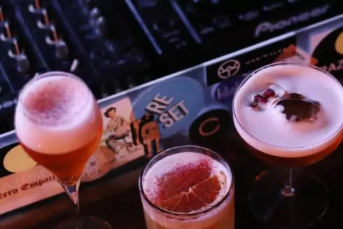 На Ярославовому Валу відкрився коктейльний бар Lunca від команди херсонців