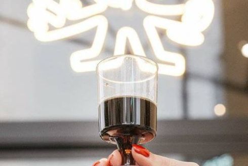 У ресторані Beef на Шота Руставелі відкрили віконце take away з баським чізкейком і хересом