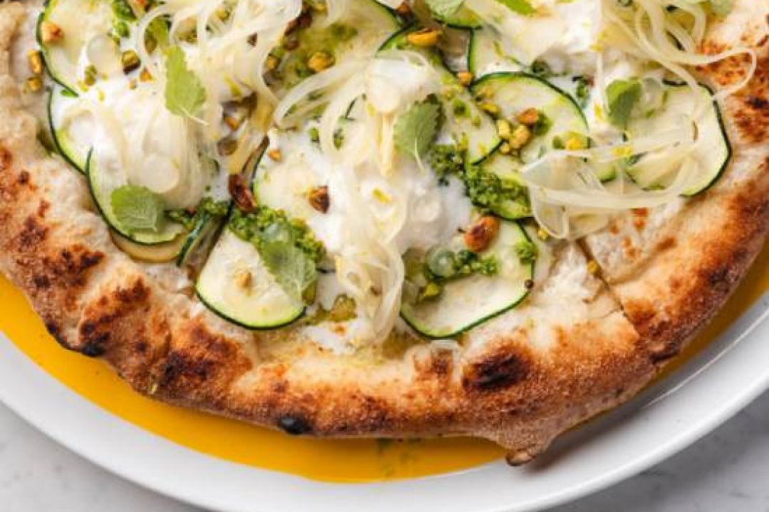 Біля Золотих воріт відкрився заклад Si з італійською кухнею