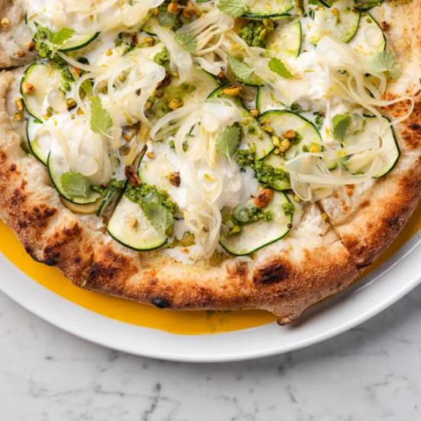 Біля Золотих воріт відкрився заклад Si з італійською кухнею