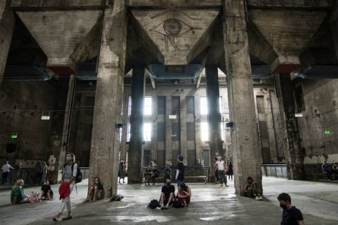 Танцполи берлінського клубу Berghain перетворюються на художню галерею