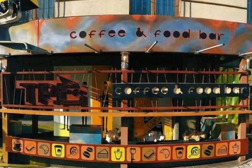 Возле Золотых ворот открывается кофейня Tres с овсяными вафлями и французским кишем