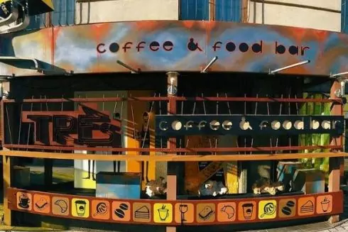 Возле Золотых ворот открывается кофейня Tres с овсяными вафлями и французским кишем