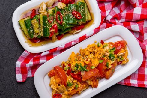 Битые огурцы: что приготовить на Китайский Новый год