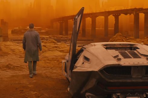 "Той, що біжить по лезу" повертається серіалом — названо дату й акторів