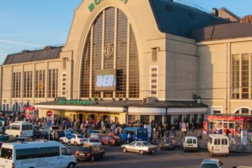 Надземний перехід на вокзалі Києва посадовець КМДА передав у приватну власність зі збитком у 63 млн грн