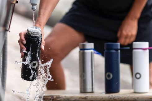 У Києві запустили екопроєкт Refill: кияни в закладах зможуть безкоштовно наповнити свої пляшки водою