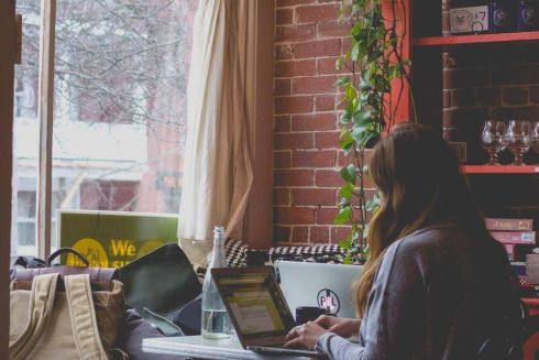 Найти работу во время войны: где искать, что предлагают известные сайты и новые сервисы