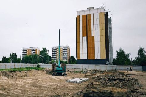 У Бородянці зводять нову багатоповерхівку на місці знищеної росіянами