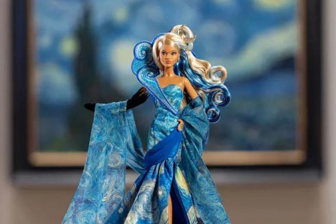 Барбі у платті «від Ван Гога»: MoMA та Mattel створили колекцію артіграшок