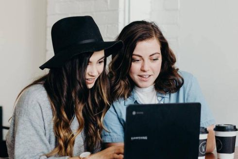 Для украинцев, выехавших за границу, создали бесплатный разговорник на девяти языках