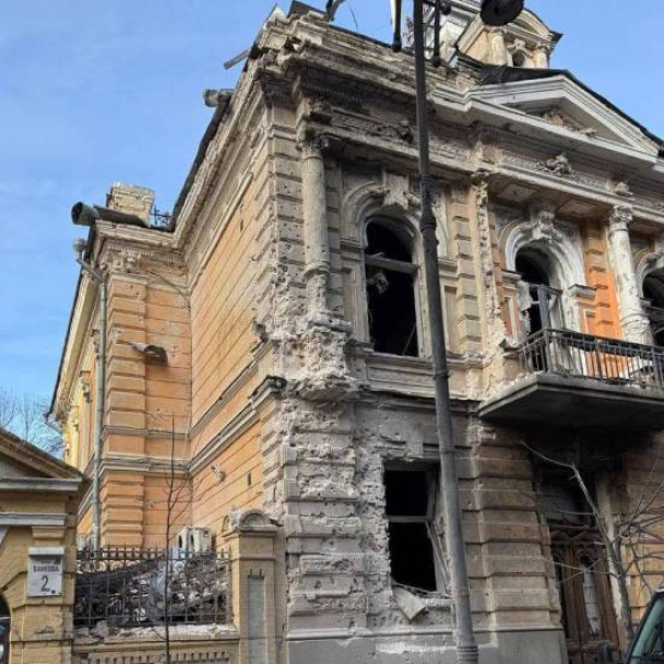 Будинок Спілки письменників у Києві оголосив про збір коштів на відновлення: як допомогти