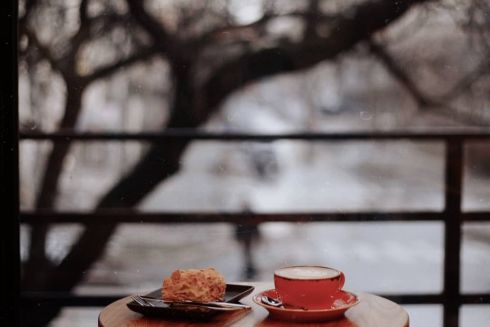 На Печерську відкрилася кав'ярня Boodoo Kavu з безлімітною фільтр-кавою