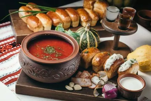 Борщ, вареники та не тільки &ndash; про особливості національної та регіональної кухні України напишуть книгу