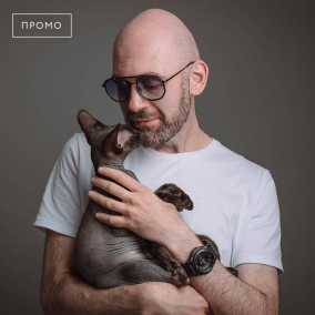 Нічого зайвого: чоловіки та кішки у фотопроекті про життя без волосся