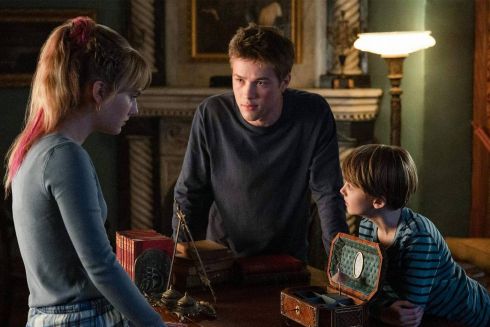 Кино на БЖ: 12 сериалов октября