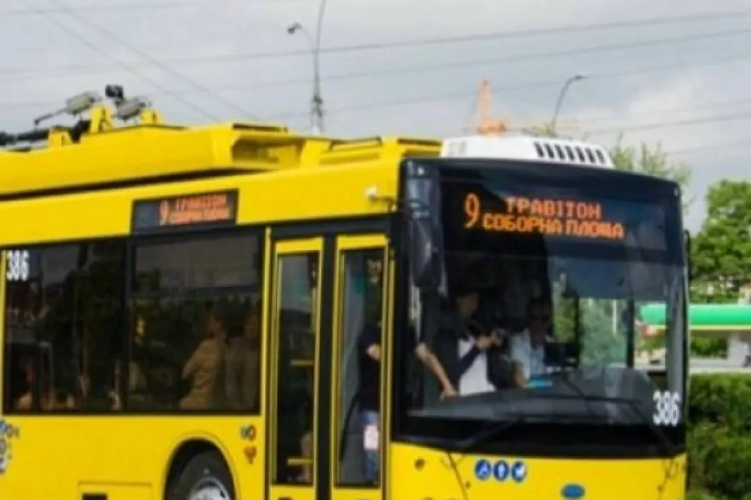 У Чернівцях запустять денний безлімітний квиток на весь комунальний транспорт