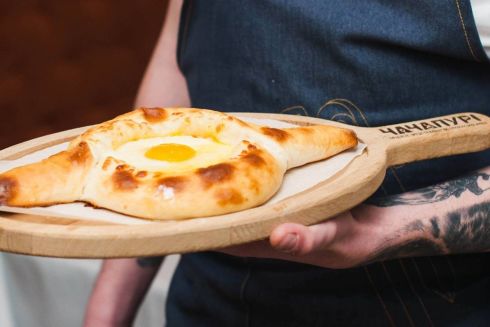 На Позняках відкрився ще один грузинський ресторан «Чачапурі»