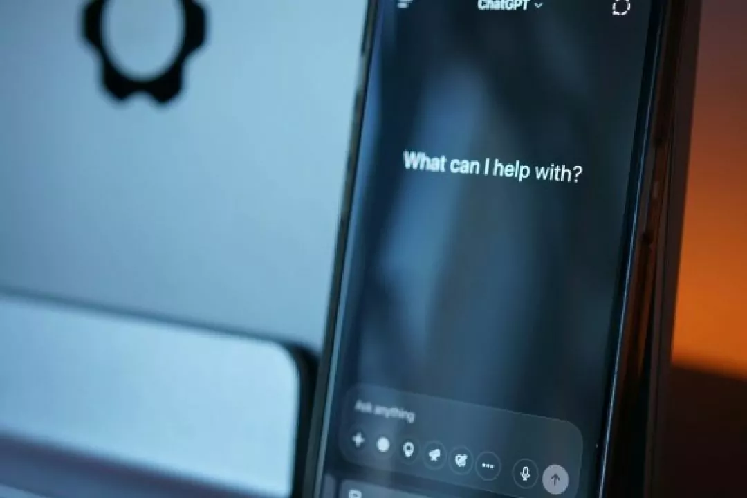 OpenAI планує додати рекламу в ChatGPT