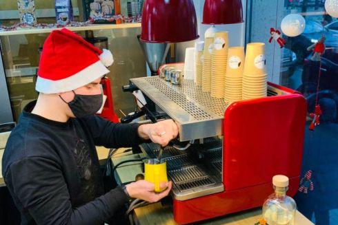 На Подолі відкрили кав'ярню «Чернетка» з сирним рафом і авторським печивом