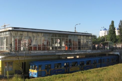 Станцію метро "Чернігівська" обстежать на наявність дефектів