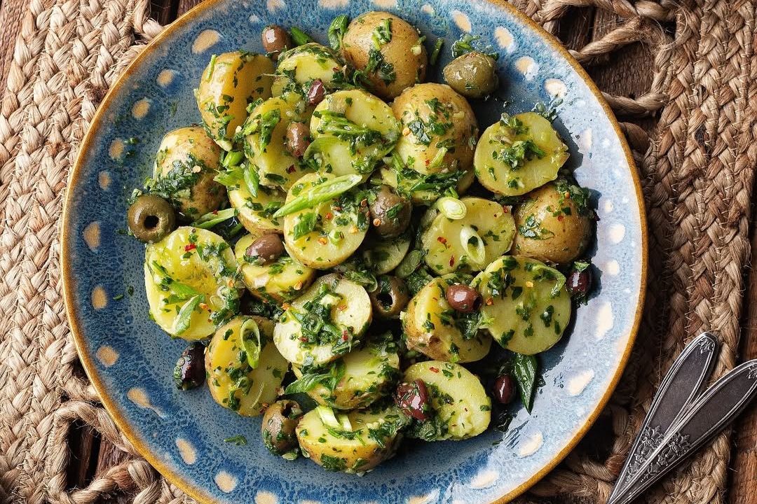 Що готувати з молодою картоплею: 6 свіжих ідей