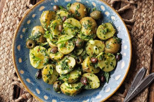 Що готувати з молодою картоплею: 6 свіжих ідей