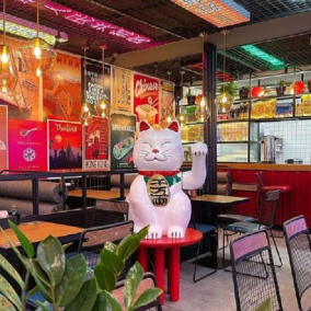 На Подоле открылся ресторан Chin Chin с азиатскими бургерами и попкорном из креветок