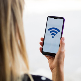 У поїздах Інтерсіті та Інтерсіті+ запрацював безкоштовний Wi-Fi: як до нього під'єднатися